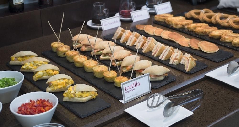 Palacio De Aviles Affiliated By Melia Екстер'єр фото Tapas