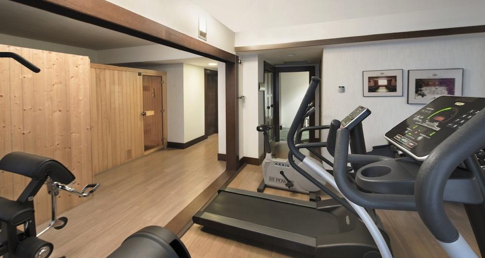 Palacio De Aviles Affiliated By Melia Екстер'єр фото A gym at a hotel