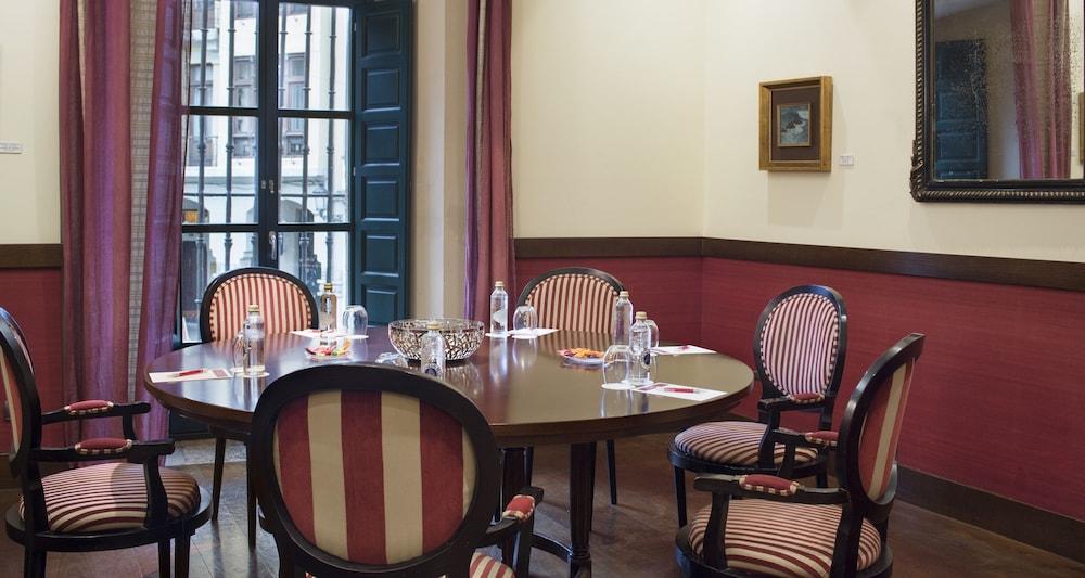 Palacio De Aviles Affiliated By Melia Екстер'єр фото The boardroom