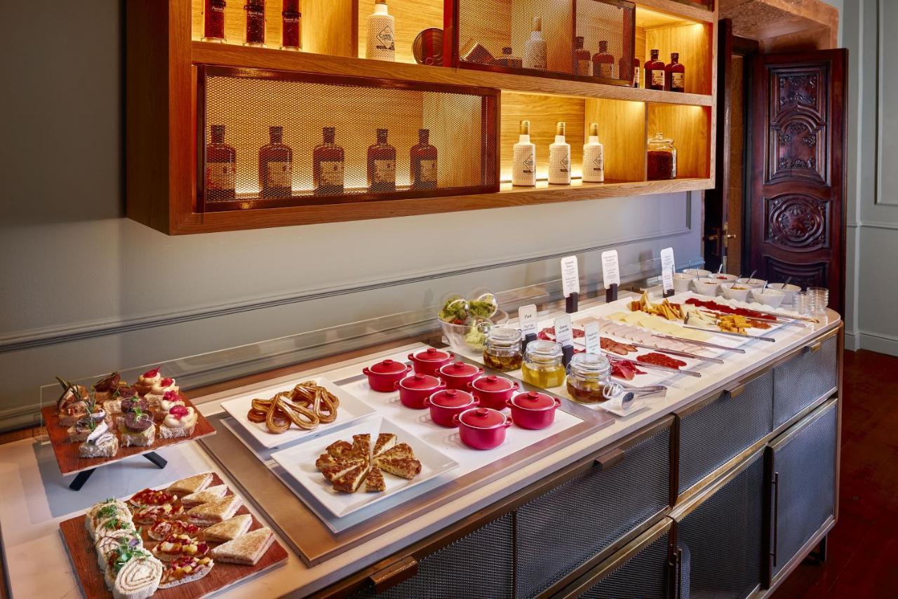 Palacio De Aviles Affiliated By Melia Екстер'єр фото A buffet at a hotel