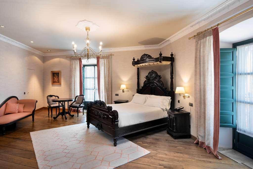 Palacio De Aviles Affiliated By Melia Номер фото A room at the hotel