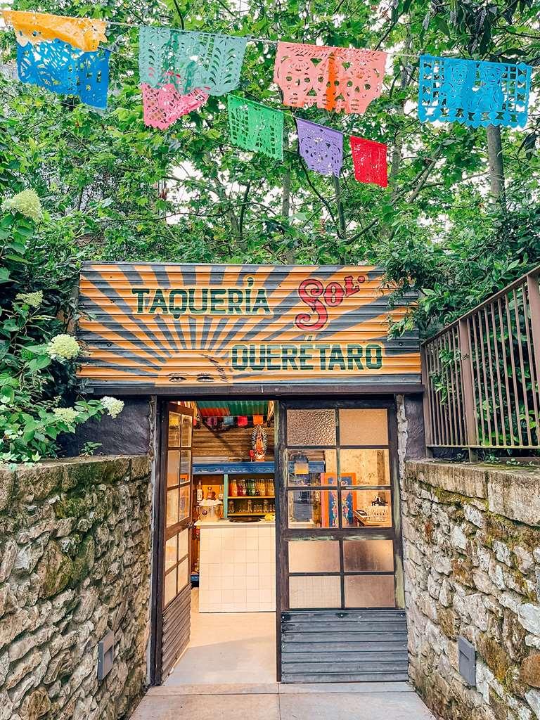 Palacio De Aviles Affiliated By Melia Ресторан фото The entrance to the shop