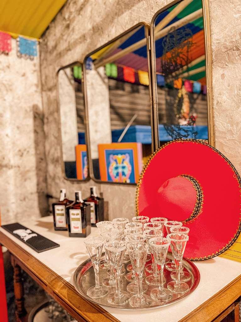 Palacio De Aviles Affiliated By Melia Ресторан фото The bar at the Museum of Modern Art