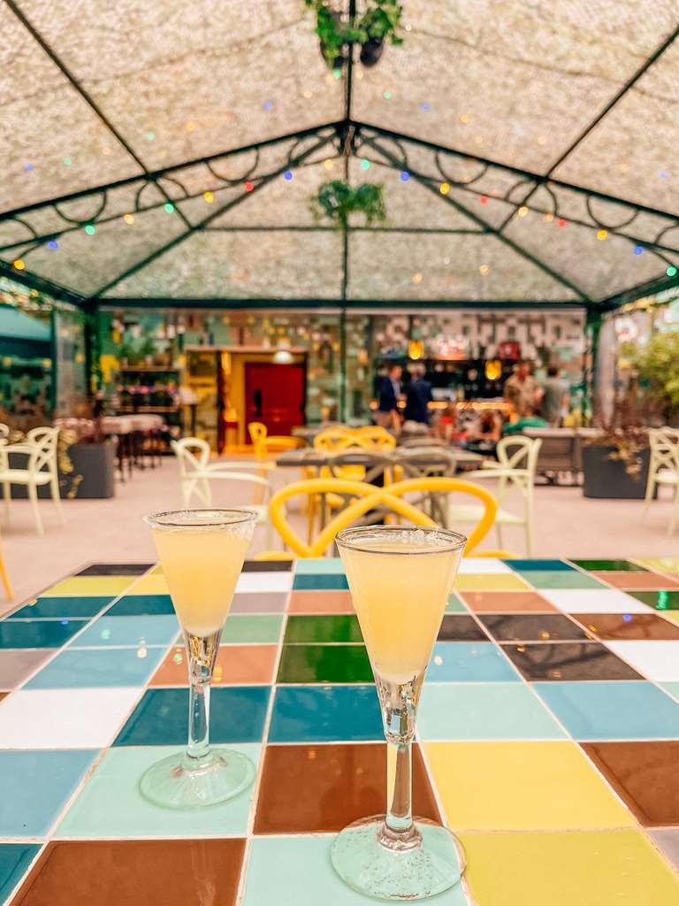 Palacio De Aviles Affiliated By Melia Ресторан фото Two glasses of lemon liqueur