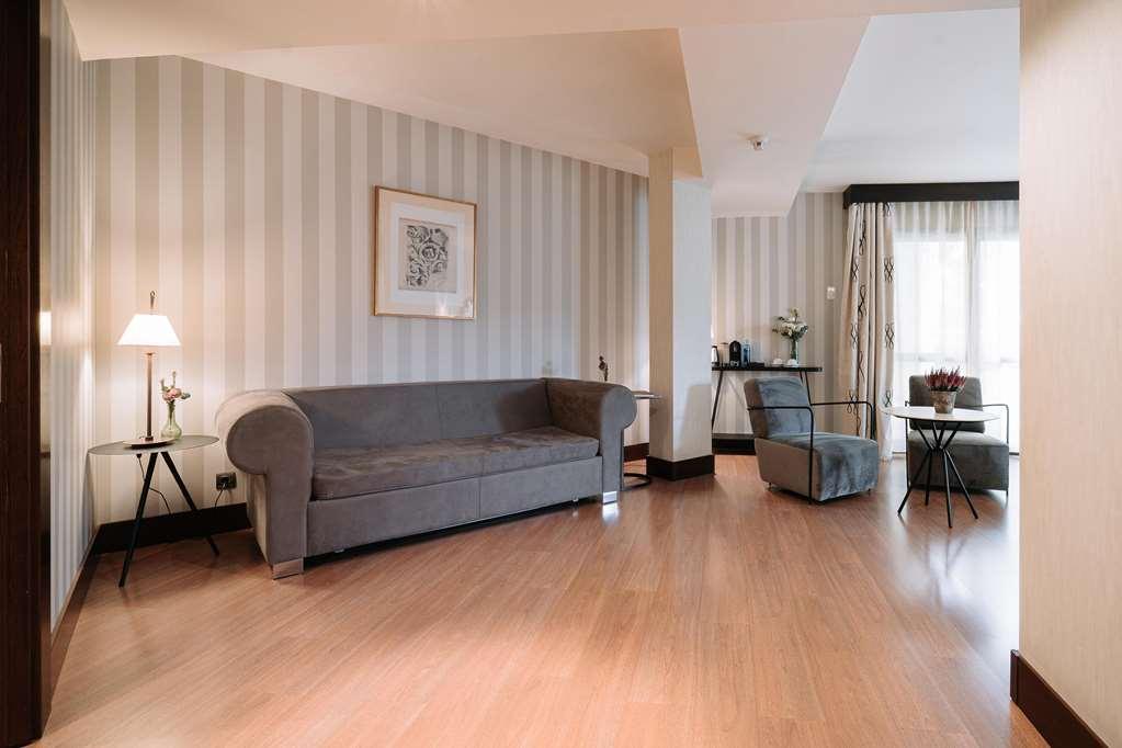 Palacio De Aviles Affiliated By Melia Номер фото A room at the hotel