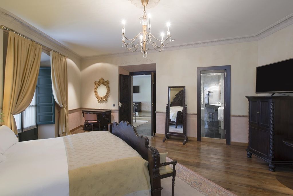 Palacio De Aviles Affiliated By Melia Екстер'єр фото A suite at the hotel