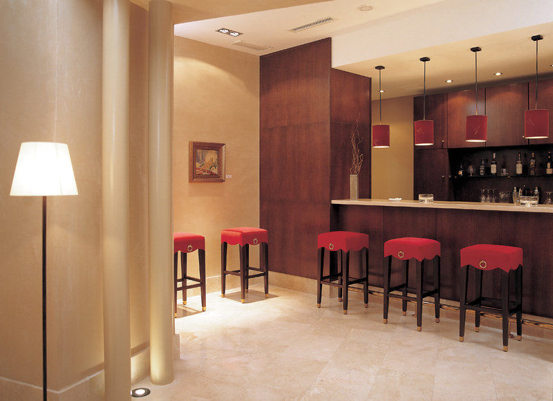 Palacio De Aviles Affiliated By Melia Ресторан фото A wet bar